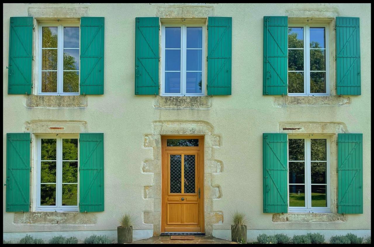 Les Maisons Du Bonheur Bed and Breakfast Château-Garnier Exterior foto